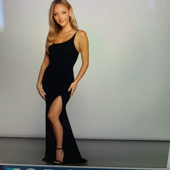 One shoulder formal black dress - Picture 4 of 4